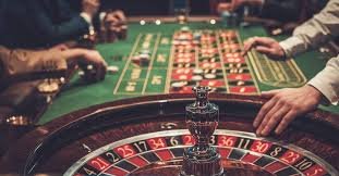 Slot mesin berwarna-warni dengan animasi menarik di layar ponsel